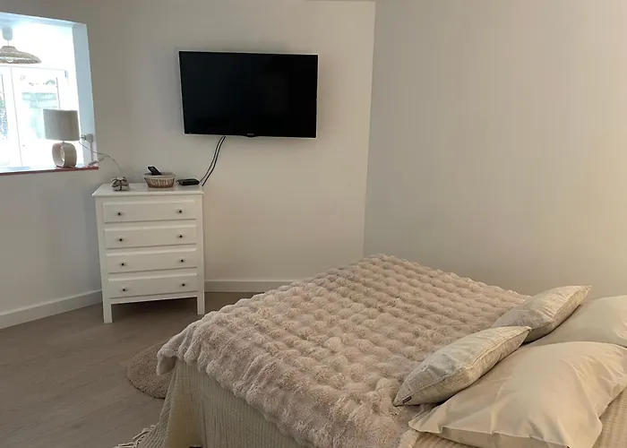 A La Clef Des Champs Apartment *