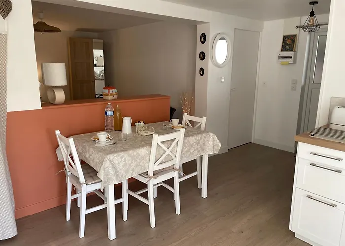 A La Clef Des Champs Apartment Chauray